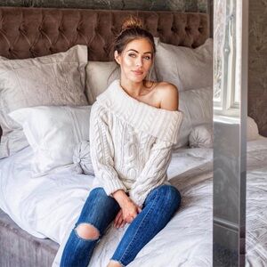 Club Monaco Cashmere Knit Sweater Lydia Millen